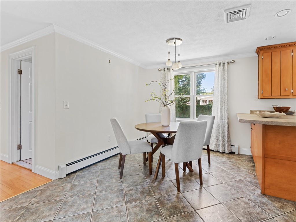 121 Kerri Lyn Road Warwick, RI 02889 - Photo 4 of 26