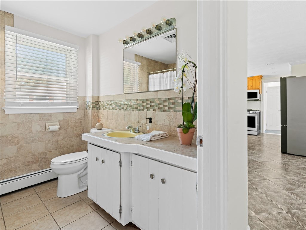 121 Kerri Lyn Road Warwick, RI 02889 - Photo 9 of 26