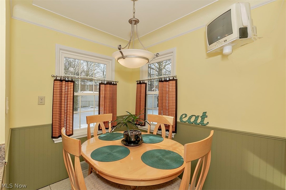 4182 Bushnell Road University Heights, OH 44118 - Photo 3 of 9
