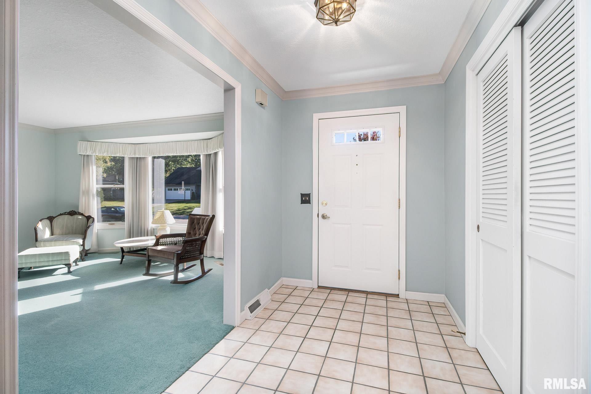 4452 Spring Street Davenport, IA 52807 - Photo 3 of 35 Gallery Image 3
