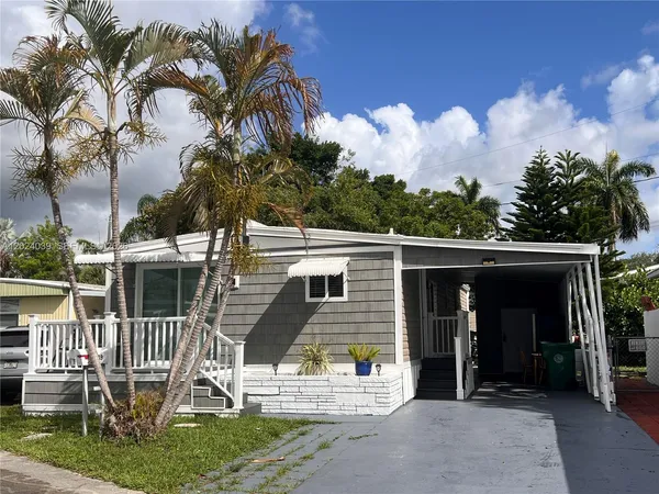 $2,250 | 8709 Southwest 15th Street, Davie, FL 33324
