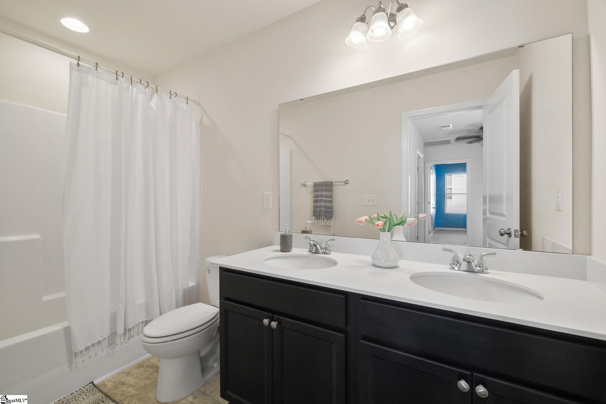 913 Knl Rdg Way Inman, SC 29349 - Photo 17 of 34