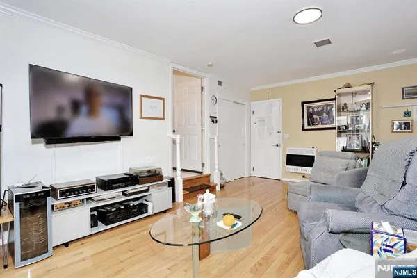 $999,000 | 294 Coolidge Avenue, Englewood, NJ 07631