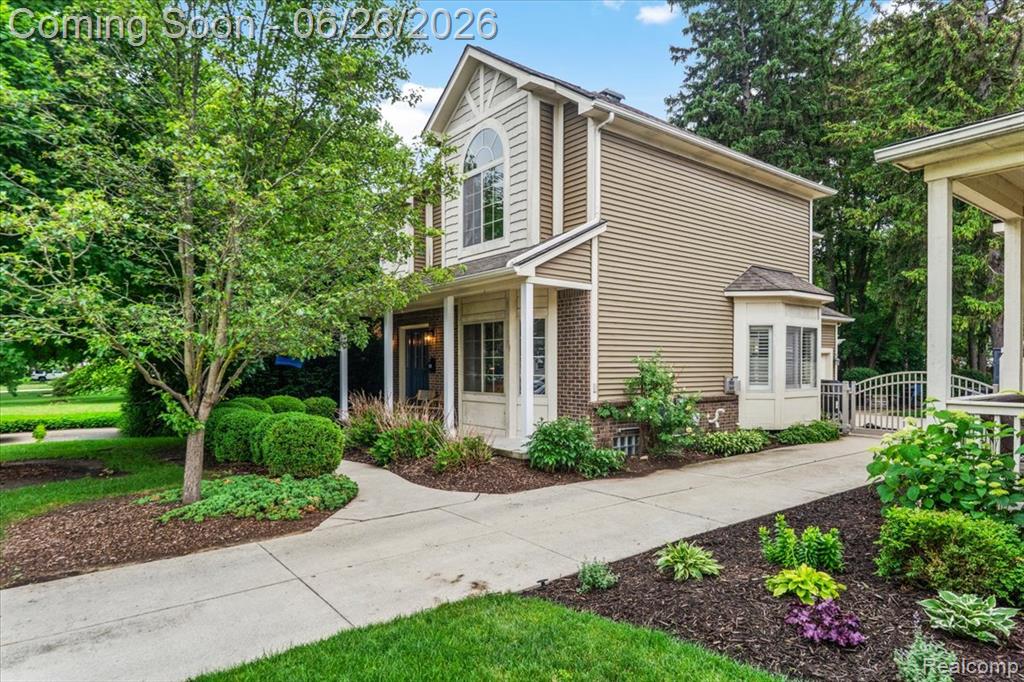 124 Woodside Road Royal Oak, MI 48073 - Photo 3 of 41