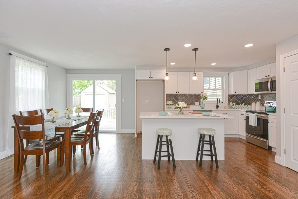 46 Crest Road Framingham, MA 01702 - Photo 4 of 23 Gallery Image 4