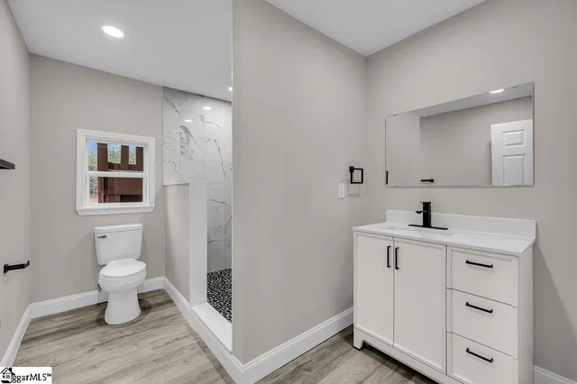 $299,000 | 135 Commercial Circle, Westminster, SC 29693