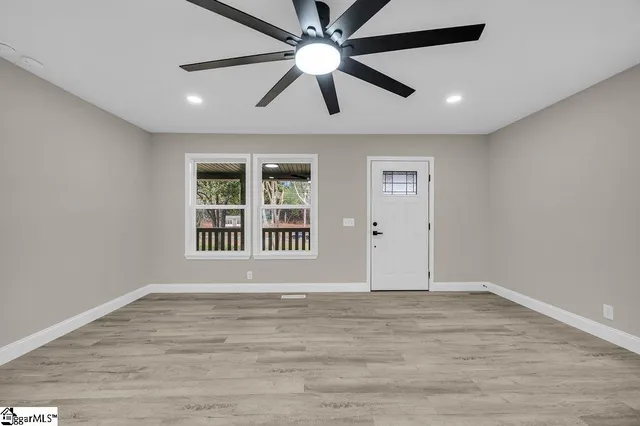 $299,000 | 135 Commercial Circle, Westminster, SC 29693