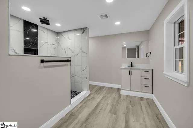 $299,000 | 135 Commercial Circle, Westminster, SC 29693