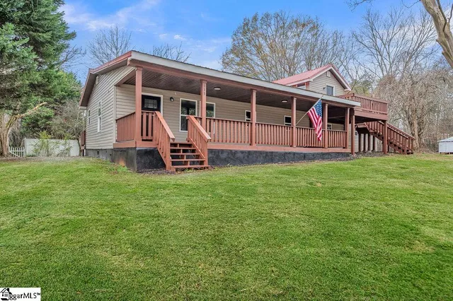 $299,000 | 135 Commercial Circle, Westminster, SC 29693