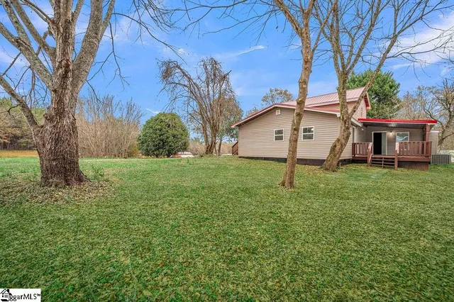 $299,000 | 135 Commercial Circle, Westminster, SC 29693