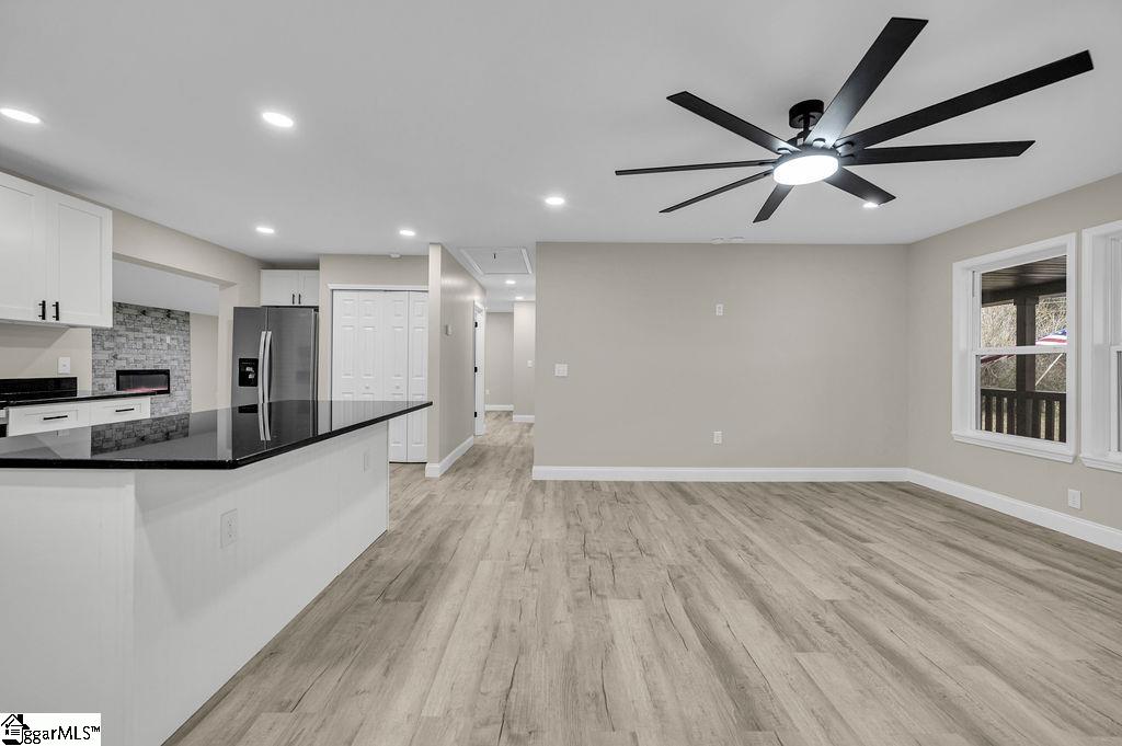 135 Commercial Circle Westminster, SC 29693 - Photo 4 of 35