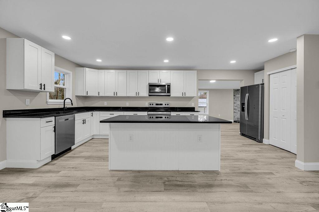 135 Commercial Circle Westminster, SC 29693 - Photo 7 of 35