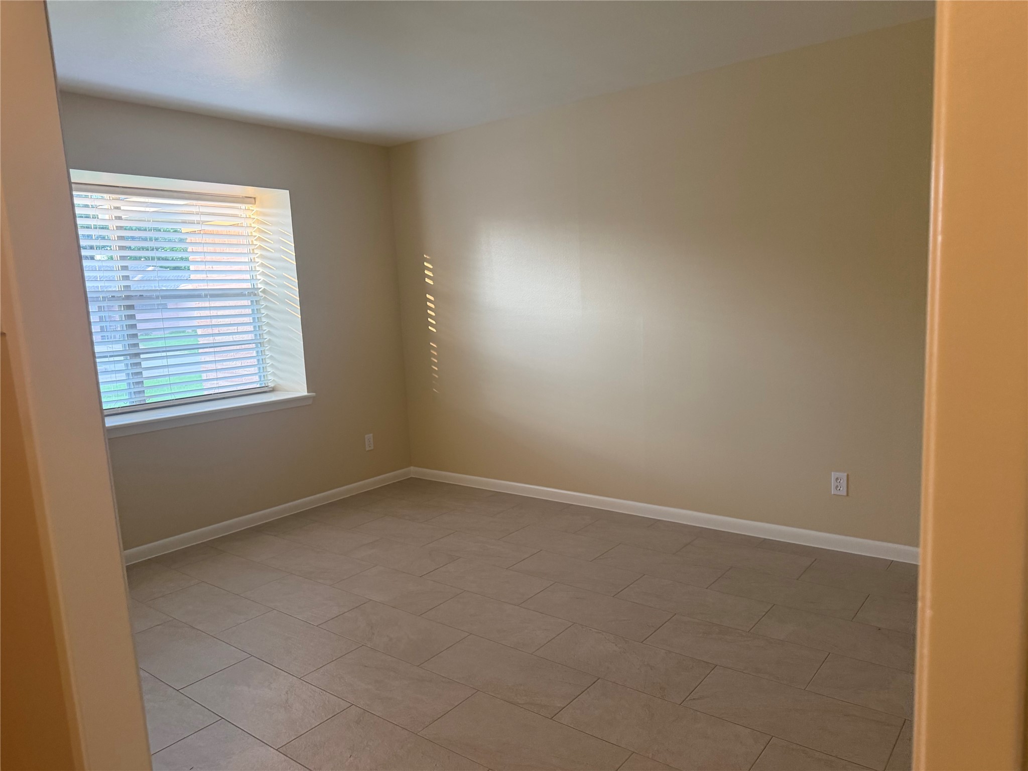 7335 Tanager Street Houston, TX 77074 - Photo 8 of 15
