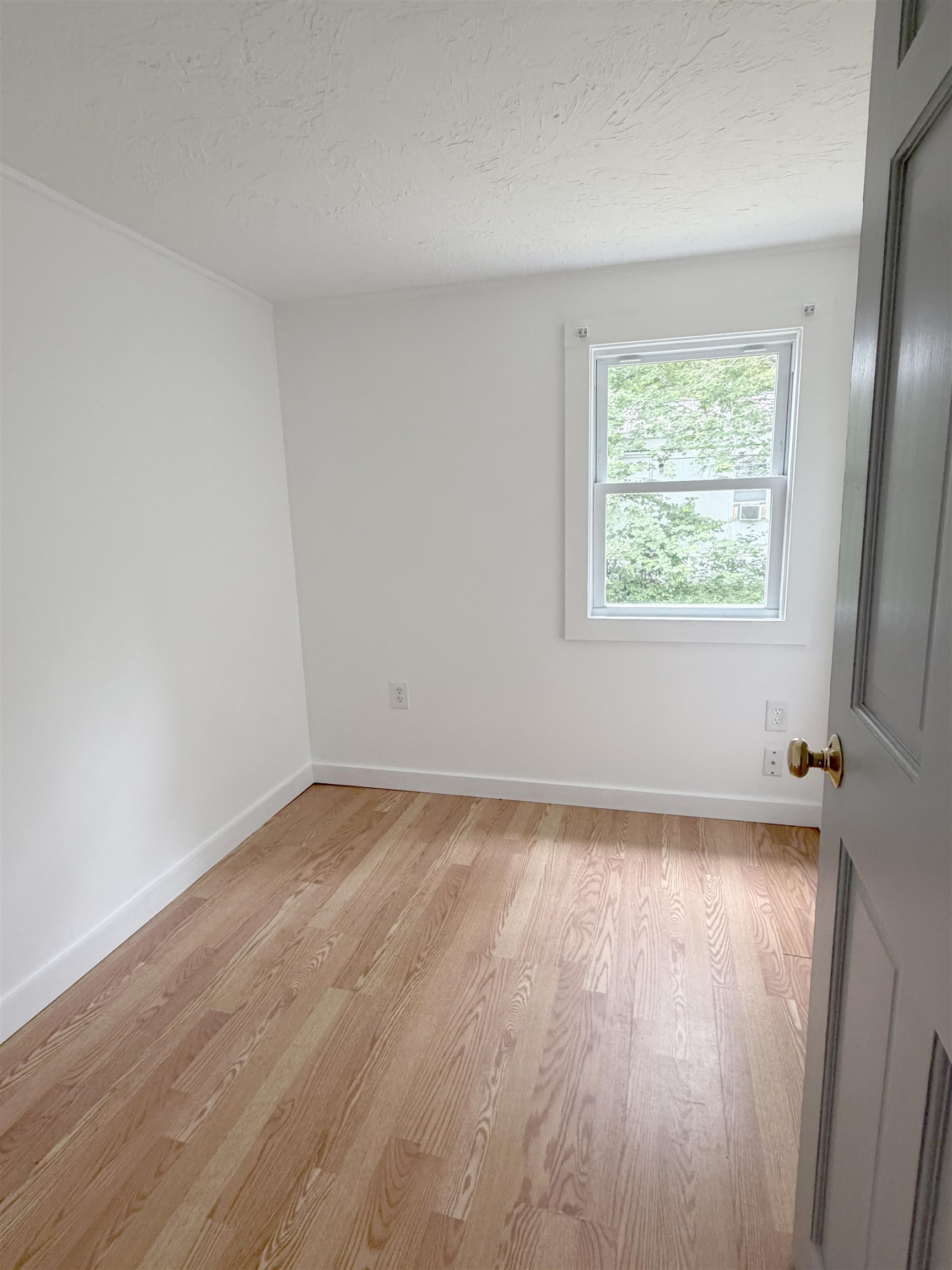22 Valley Road Brattleboro, VT 05301 - Photo 12 of 34