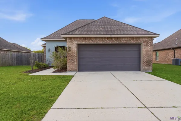 $275,000 | 175 Highland Oaks Avenue, Gray, LA 70359
