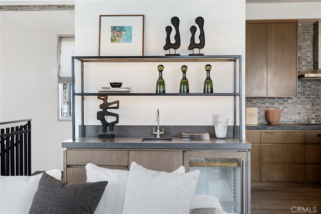 216 4th Street Manhattan Beach, CA 90266 - Photo 3 of 43