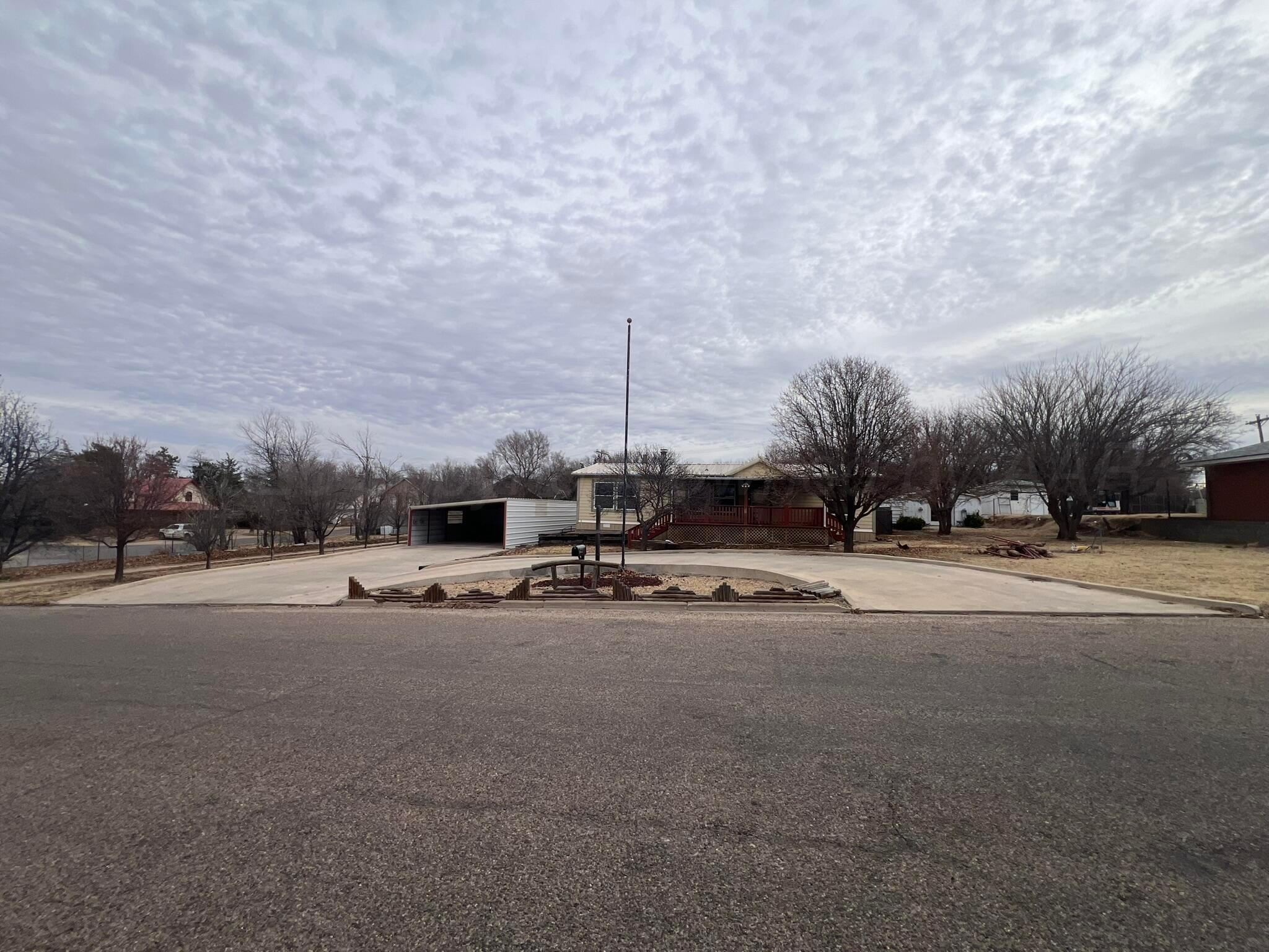 707 Conklin Street Canadian, TX 79014 - Photo 3 of 38