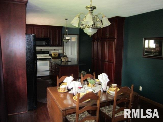 325 Lincoln Road Canton, IL 61520 - Photo 4 of 30 Gallery Image 4