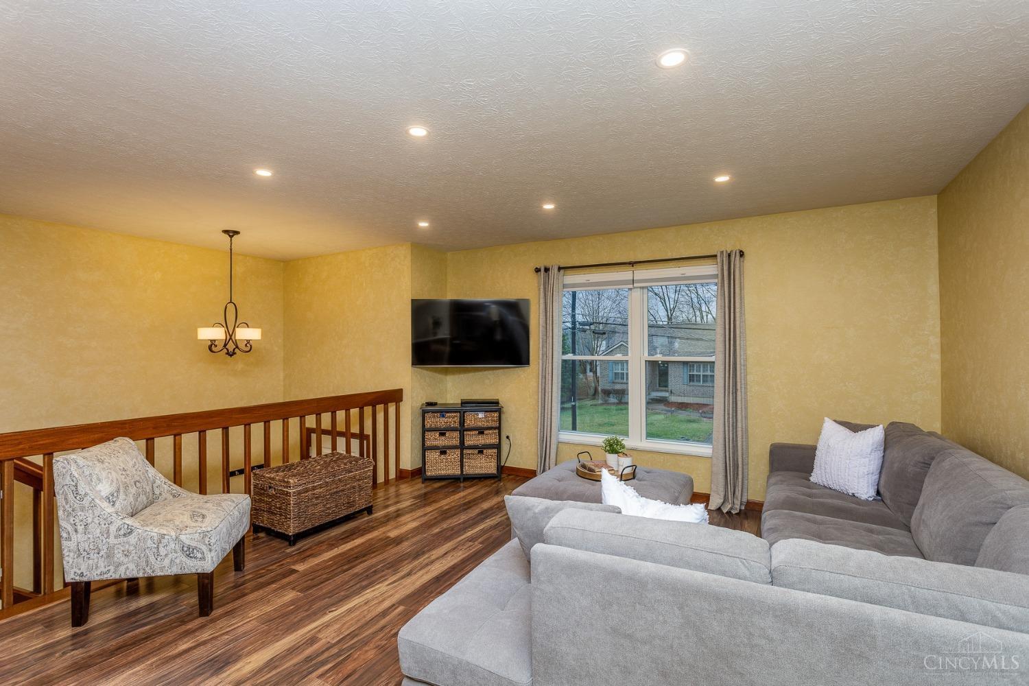 2330 Rose Road Loveland, OH 45140 - Photo 5 of 22