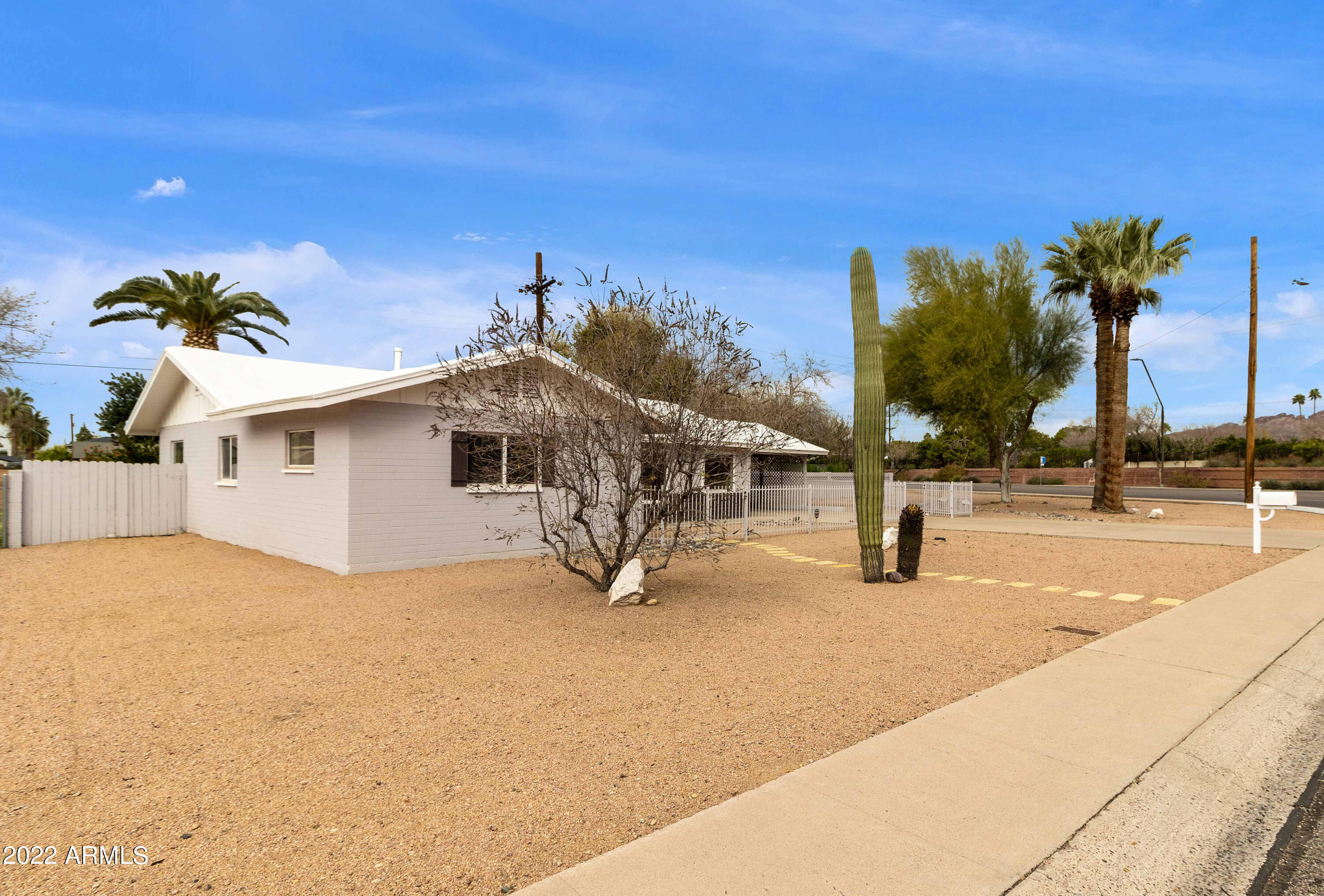 3660 North 52nd Street Phoenix, AZ 85018 - Photo 3 of 37 Front 3
