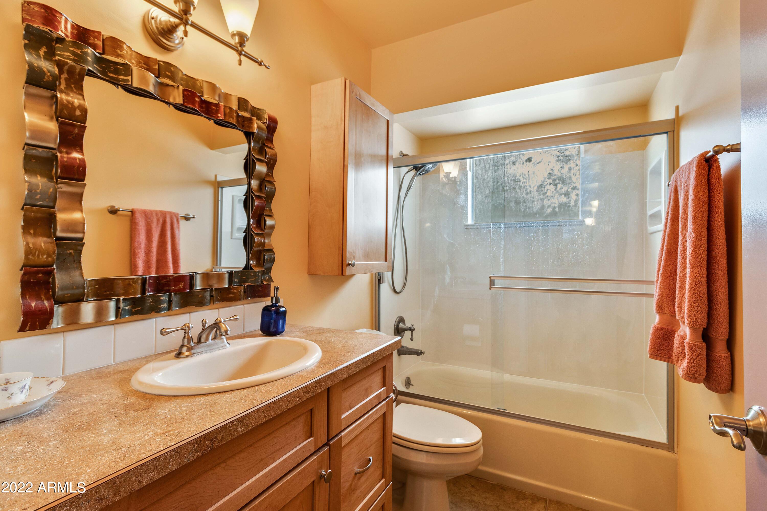 3660 North 52nd Street Phoenix, AZ 85018 - Photo 37 of 37 Bath 2