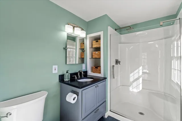 $760,000 | 490 Page Road, Bow, NH 03304