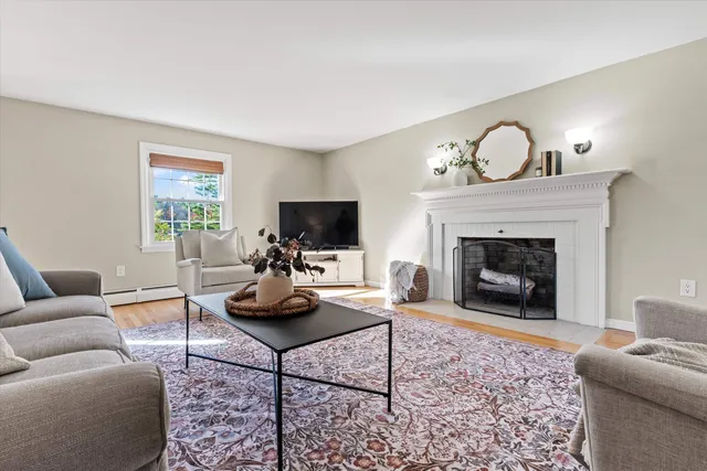 $760,000 | 490 Page Road, Bow, NH 03304