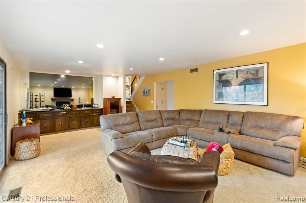 28664 West 12 Mile Road Farmington Hills, MI 48334 - Photo 32 of 49