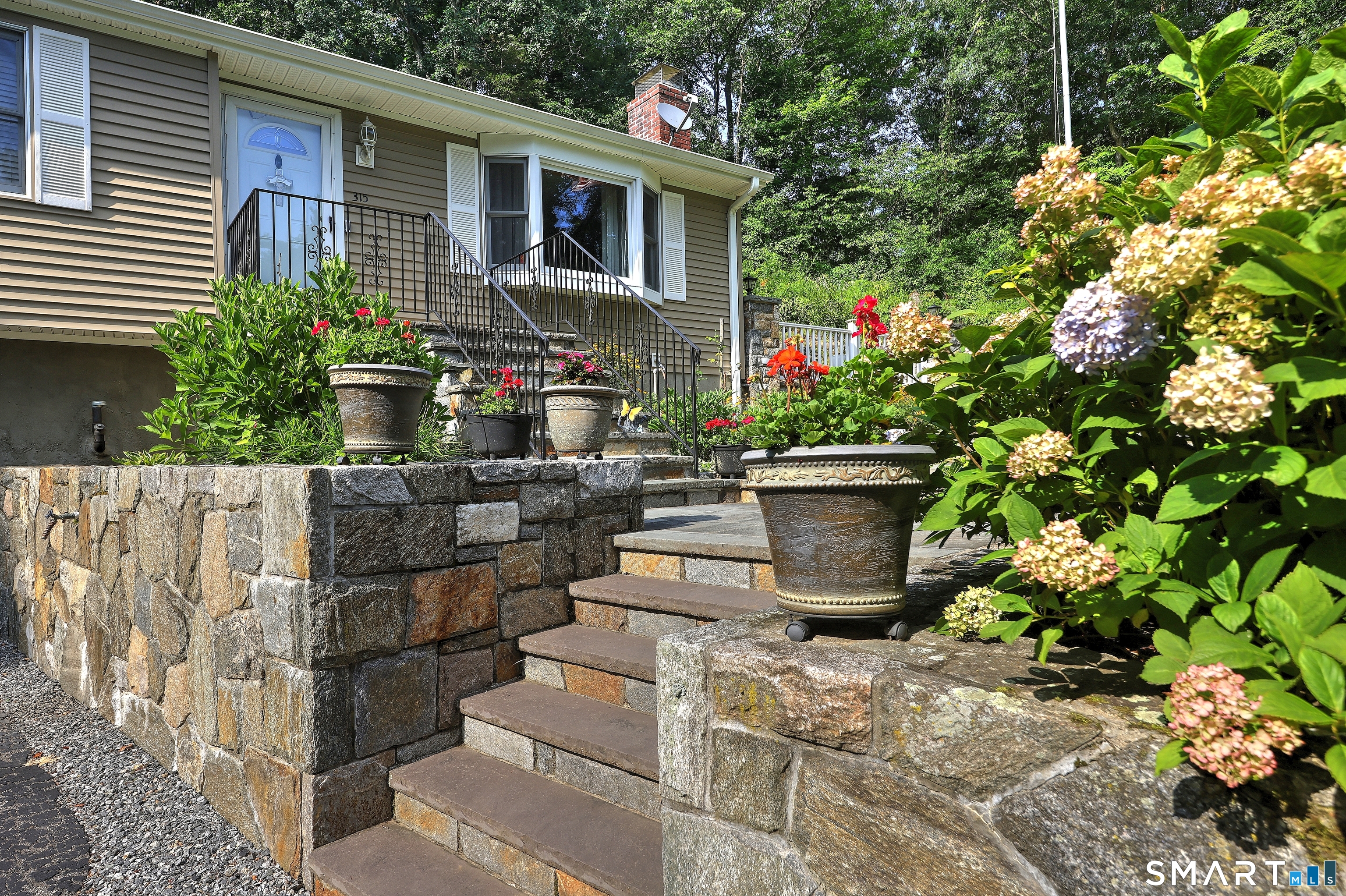 315 Buddington Road Shelton, CT 06484 - Photo 4 of 31 Gallery Image 4