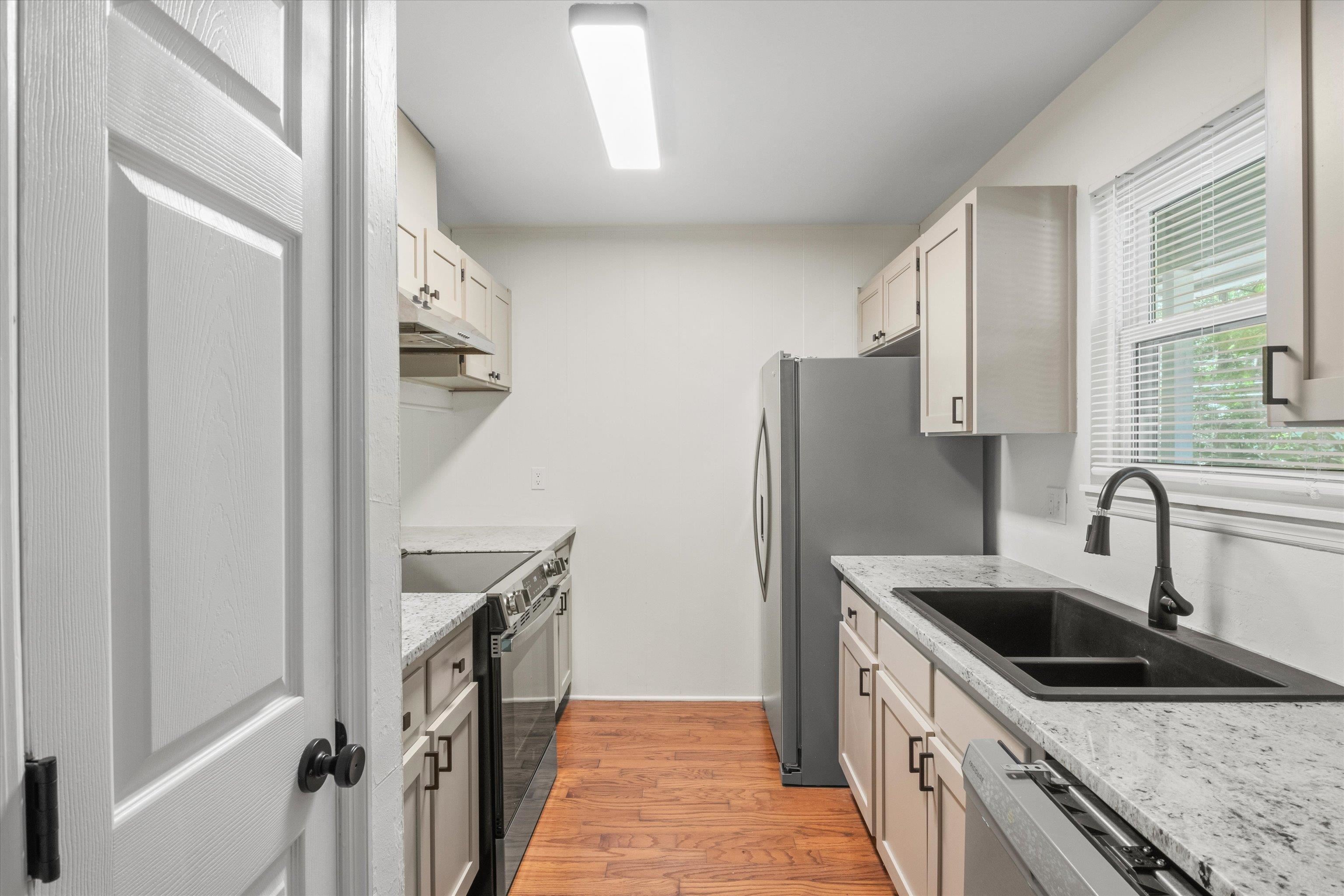 4155 Brewster Road, Unit B Tallahassee, FL 32308 - Photo 6 of 21