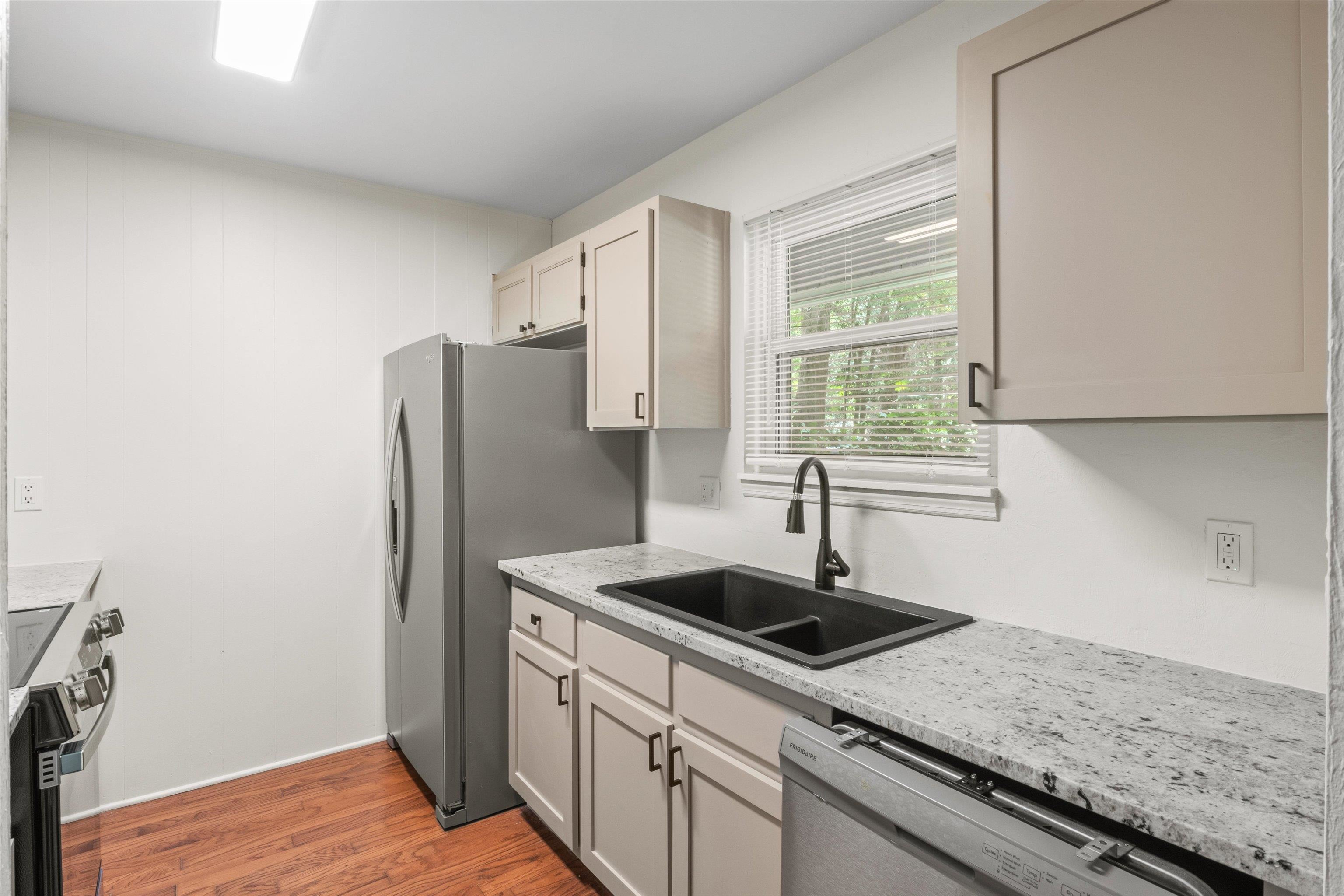 4155 Brewster Road, Unit B Tallahassee, FL 32308 - Photo 7 of 21