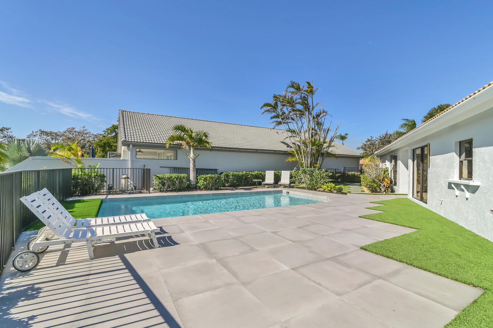 11170 Highland Circle Boca Raton, FL 33428 - Photo 30 of 43 30 Swimming pool 02