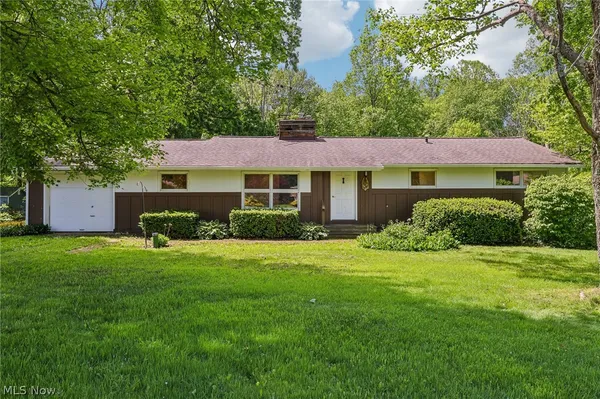 $250,000 | 9087 Ranch Drive, Chesterland, OH 44026