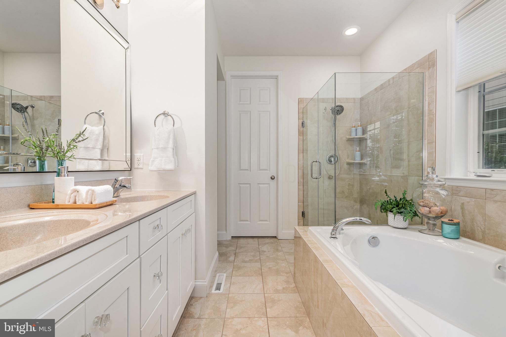 504 Madison Road Mechanicsburg, PA 17050 - Photo 13 of 29 Primary Bath