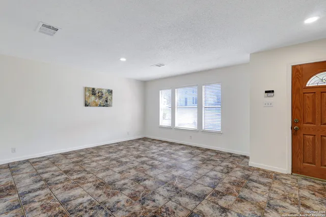 $2,150 | 10211 Windstone Creek, San Antonio, TX 78254