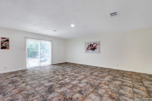 $2,150 | 10211 Windstone Creek, San Antonio, TX 78254