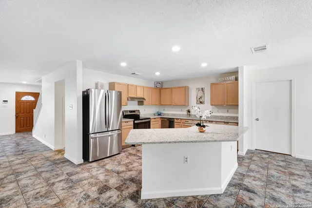 $2,150 | 10211 Windstone Creek, San Antonio, TX 78254