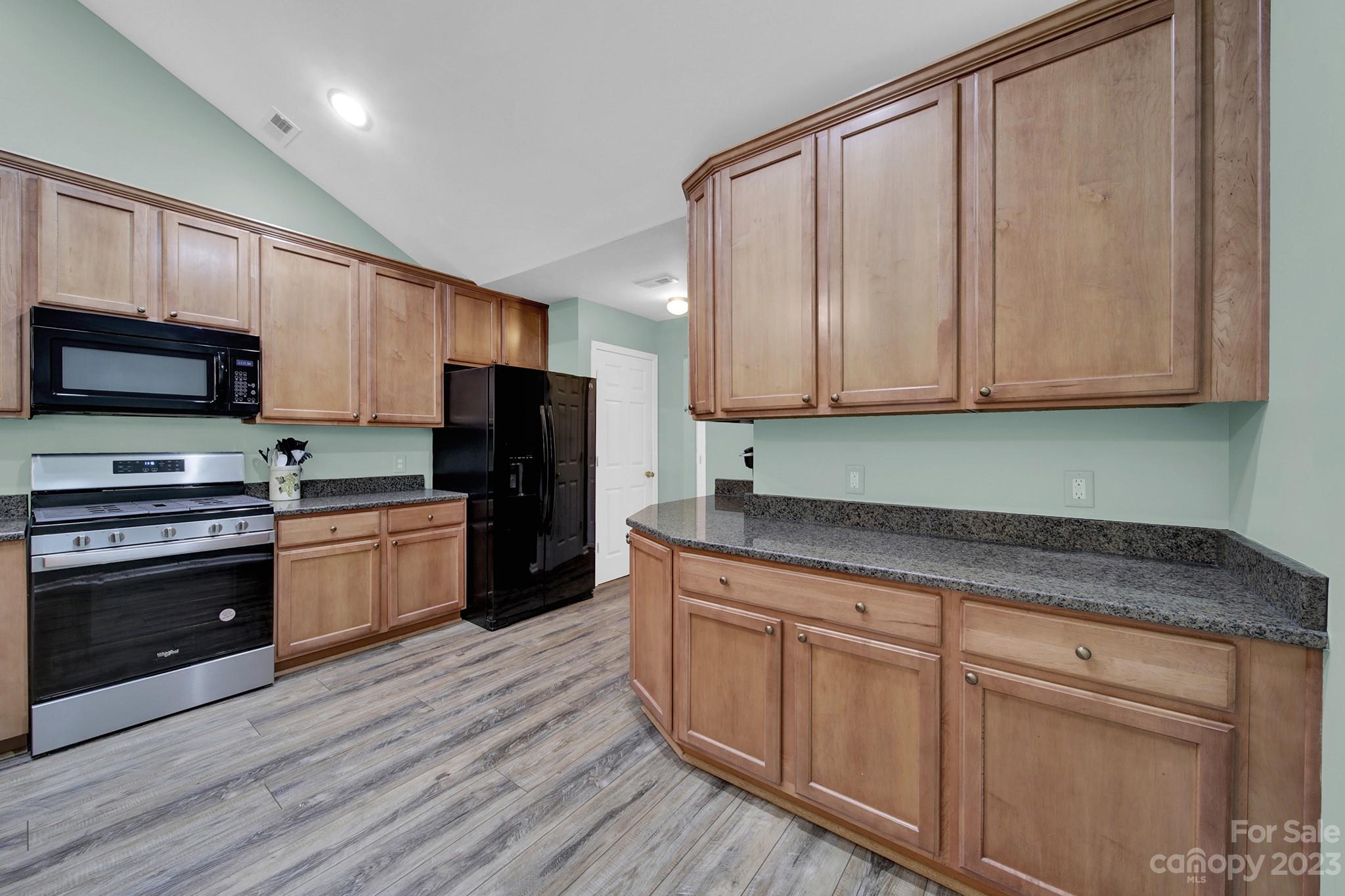 808 Ledgestone Court Tega Cay, SC 29708 - Photo 11 of 30 Gallery Image 11