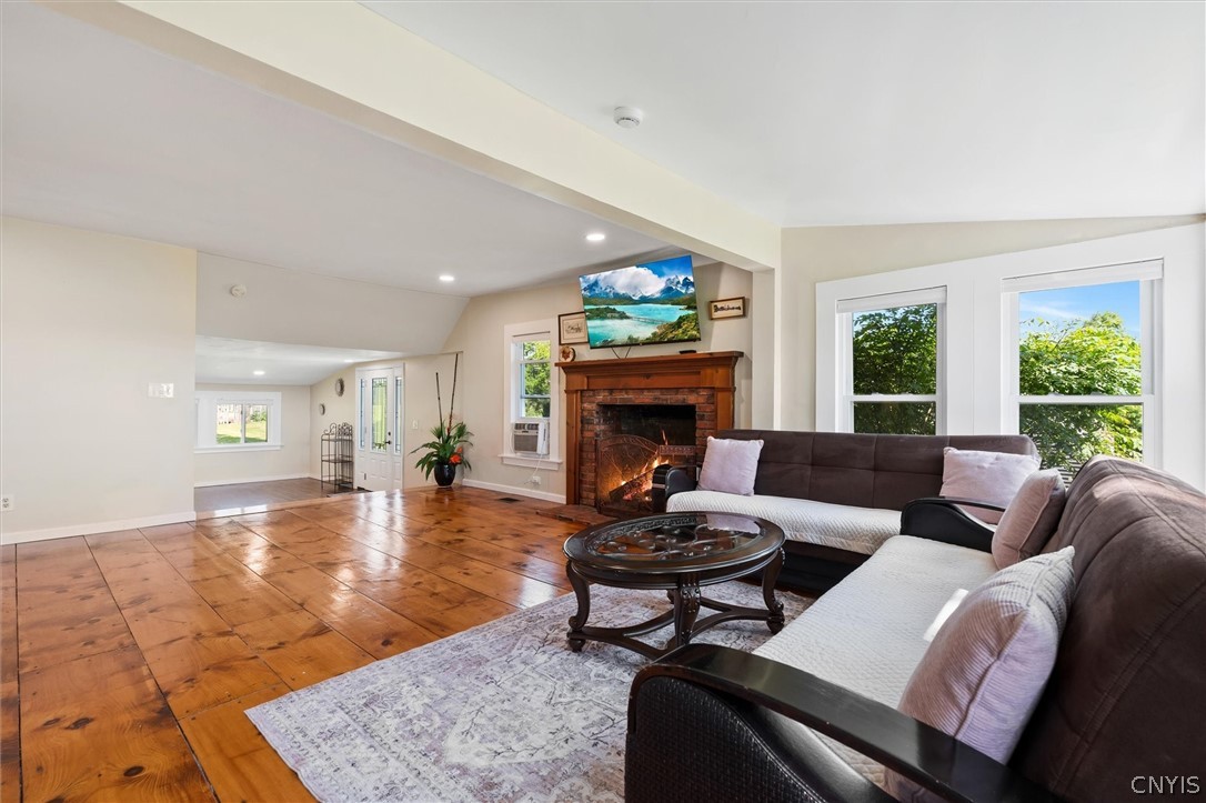 1631 Albring Road Skaneateles, NY 13152 - Photo 8 of 50