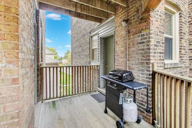 $1,930 | 600 North La Grange Road, Unit A2, La Grange Park, IL 60526