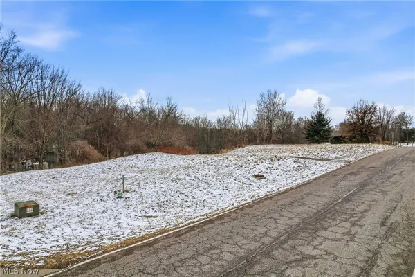 $59,900 | Brookhollow Drive, Warren, OH 44481