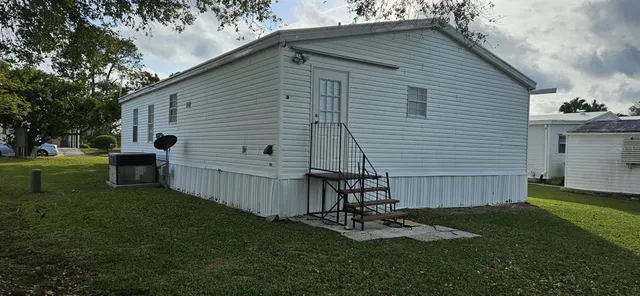 $1,400 | 3636 South Lazy Lake Drive, Lakeland, FL 33801