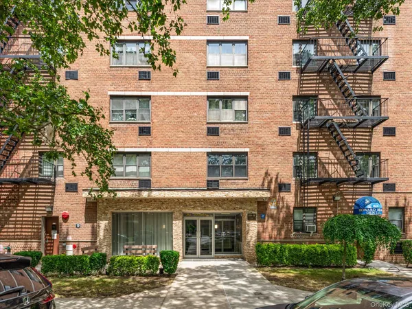 $359,999 | 153-25 88th Street, Unit 5K | Lindenwood