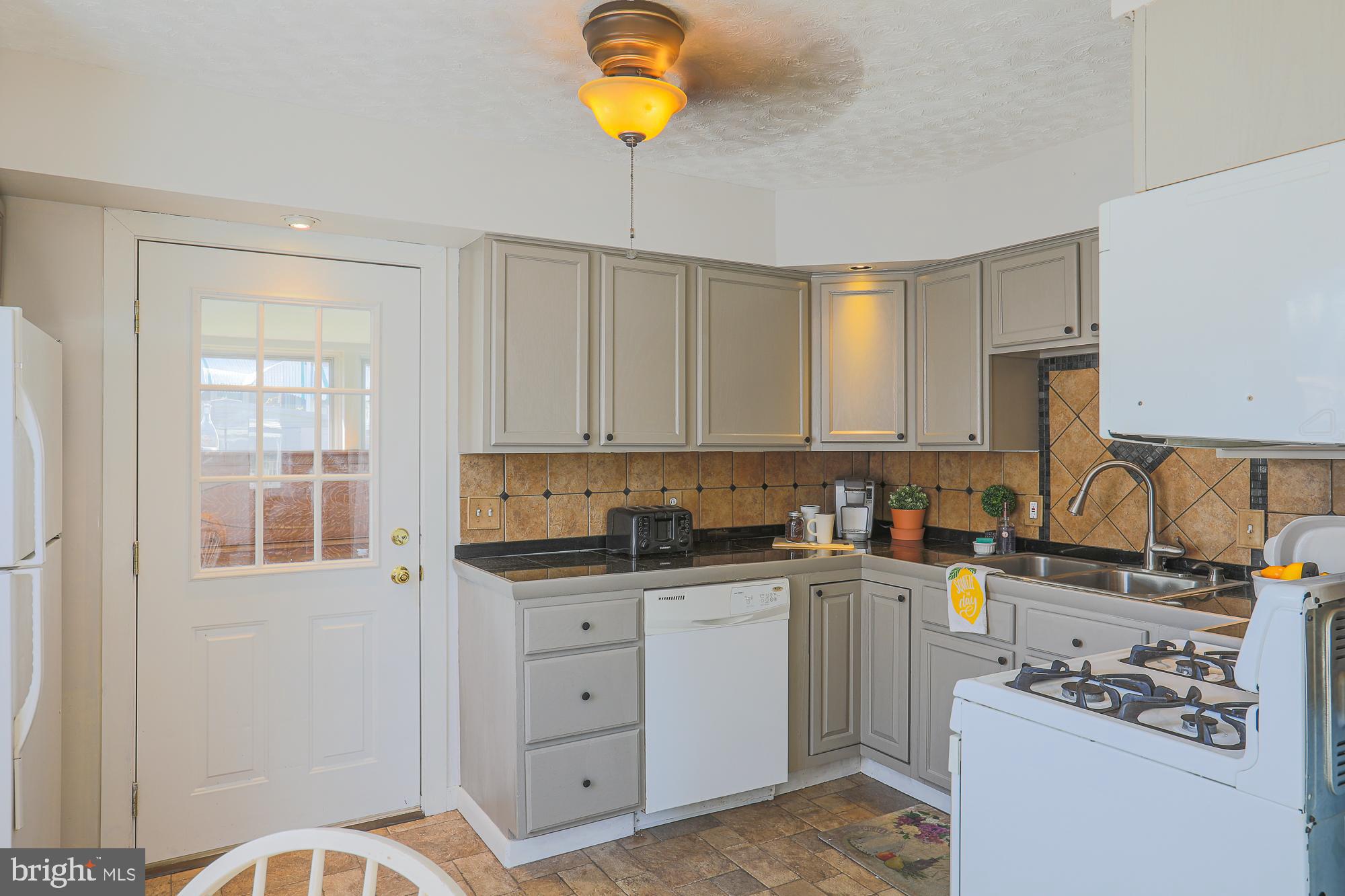 1904 Madison Road Baltimore, MD 21222 - Photo 10 of 22