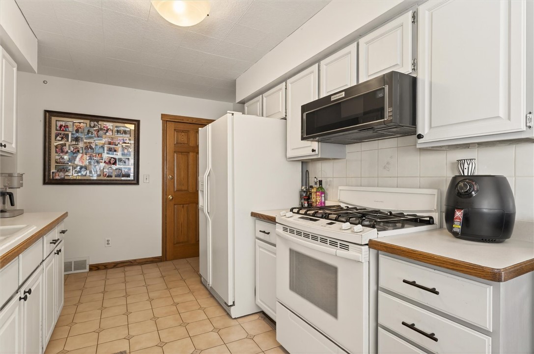 213 Ransford Avenue Irondequoit, NY 14622 - Photo 29 of 40