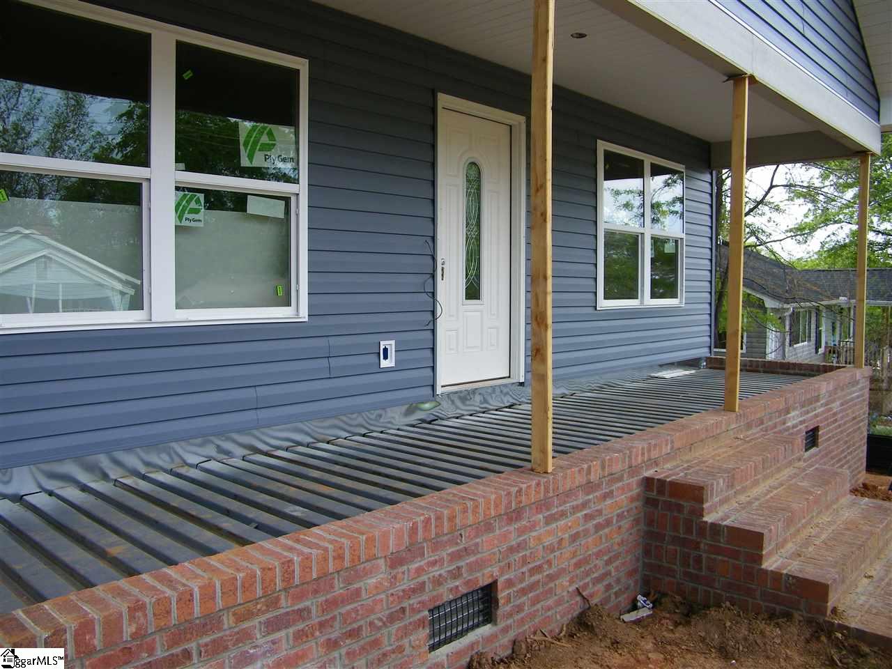 205 Forest Street Greer, SC 29650 - Photo 3 of 7 Gallery Image 3