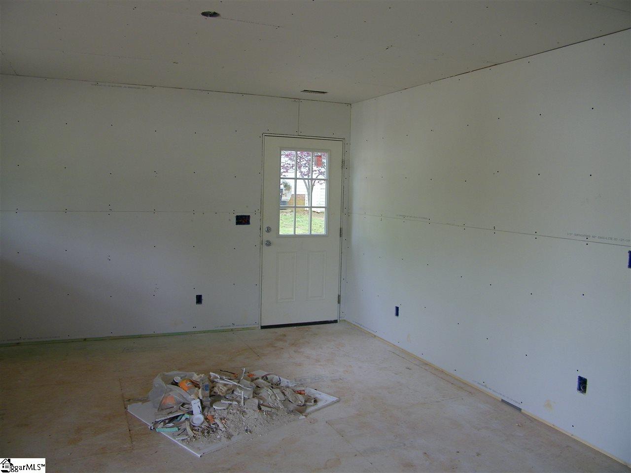 205 Forest Street Greer, SC 29650 - Photo 5 of 7 Gallery Image 5