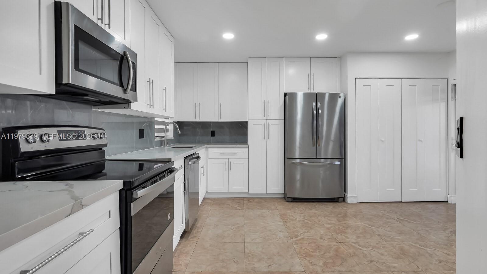 3251 Inverrary Boulevard West Lauderhill, FL 33319 - Photo 12 of 45