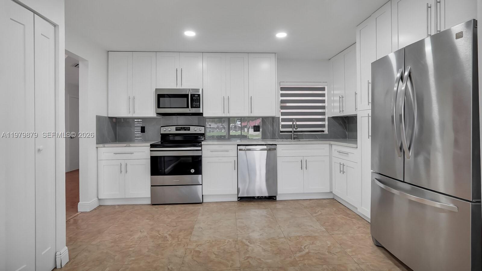 3251 Inverrary Boulevard West Lauderhill, FL 33319 - Photo 13 of 45