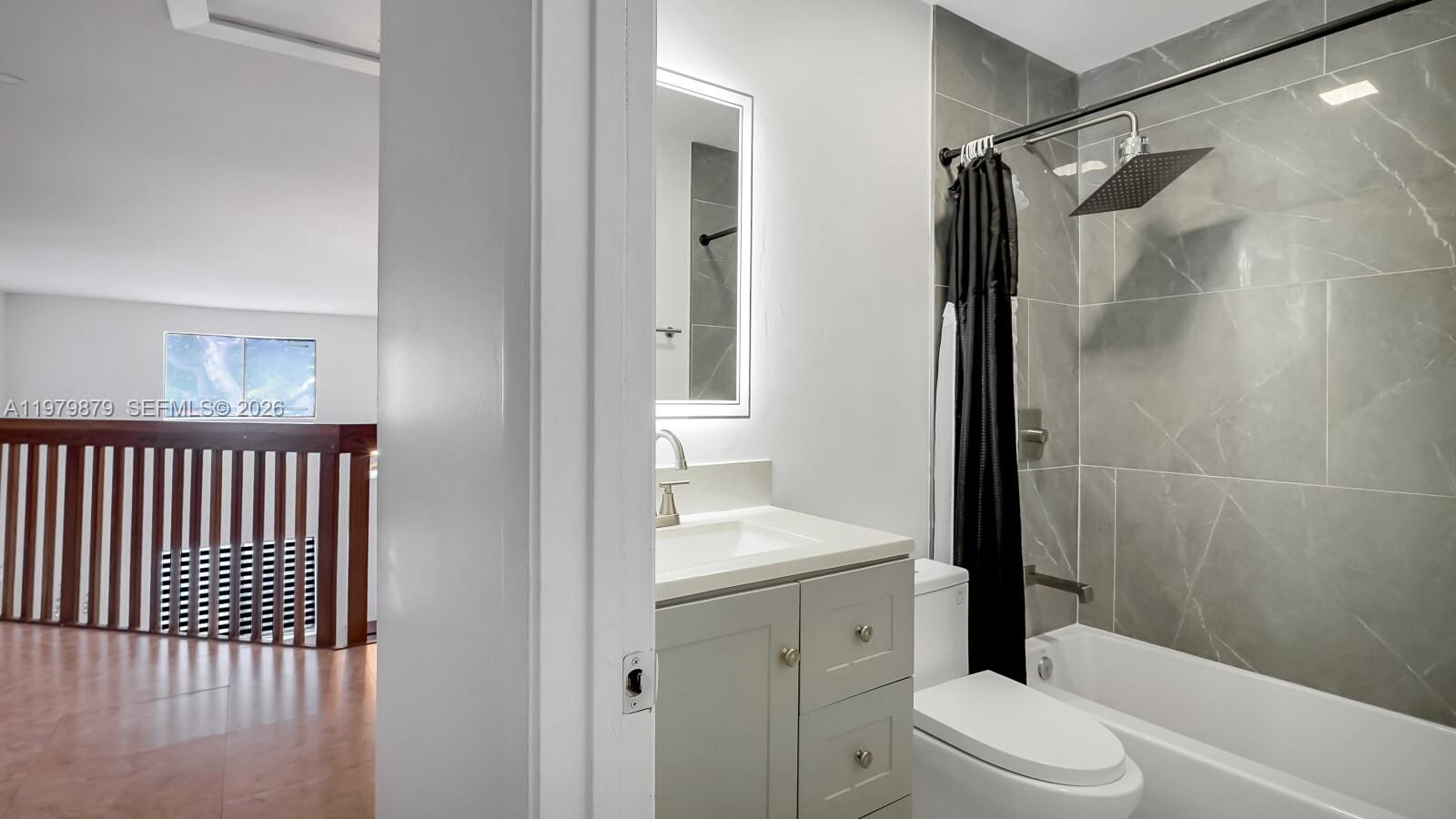 3251 Inverrary Boulevard West Lauderhill, FL 33319 - Photo 30 of 45 Upstairs full bath